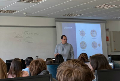 Qinera acerca el diseño inclusivo a los alumnos del grado en Multimedia